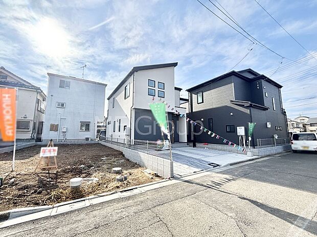 前面道路はきちんと整備されています  