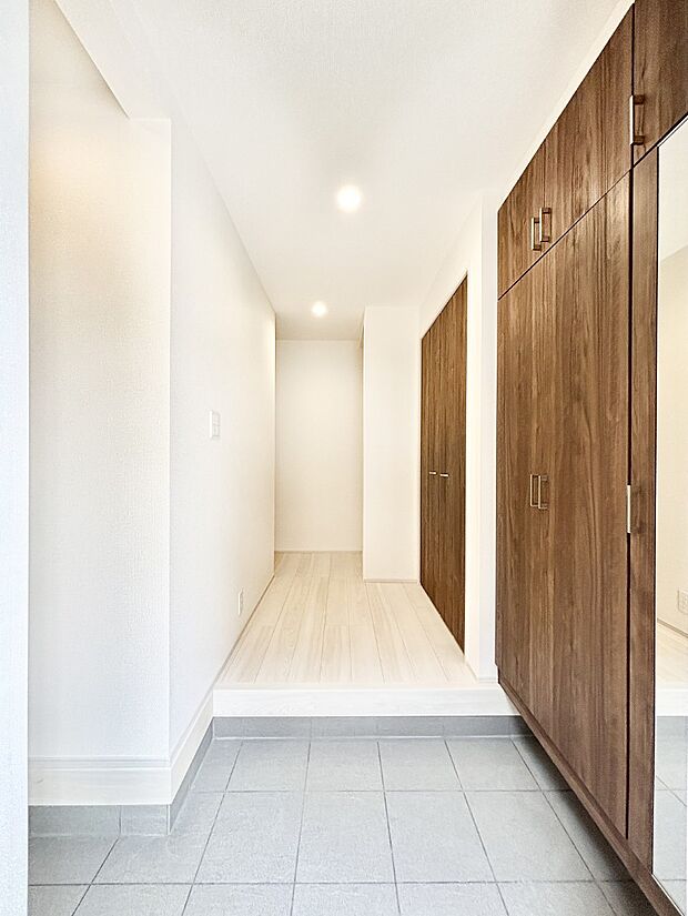 家族の帰宅やお客様をあたたかく迎える玄関