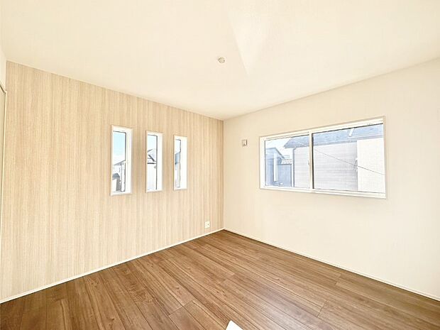 使いやすい形でベットや家具の置き方にも困ることもありません。