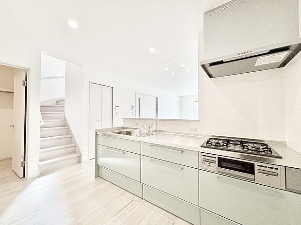 広々とした使い勝手の良いキッチンで日々のお料理も楽しくなりそう