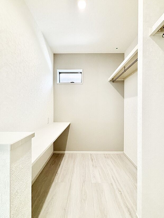 カウンター付きのユーティリティスペース