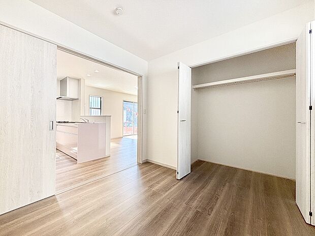 ナチュラルなフローリングはどんなインテリアにもマッチ。