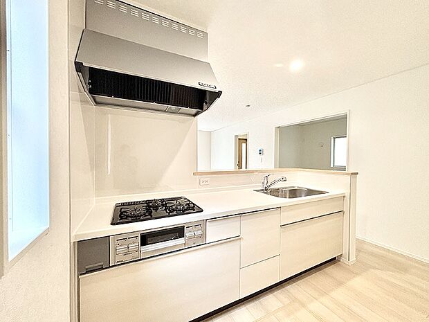 料理をしながらでもご家族との会話を楽しめる対面キッチン