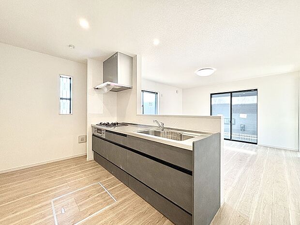 ゆとりあるキッチンではご家族と楽しくお料理ができます。