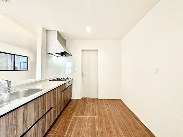 毎日使うキッチンだから、使いやすさ&お手入れのしやすさにこだわりました。