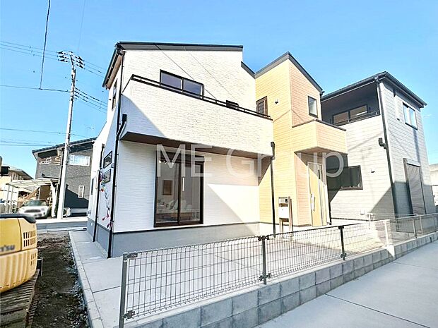 堂々完成！たっぷりの陽光と開放感に包まれる明るい住まい。 