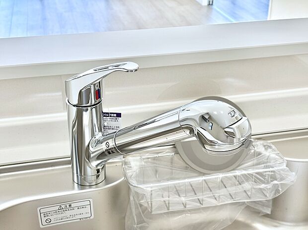 いつでも清潔なおいしいお水を。一つの水栓で水道水と浄水を使い分け。