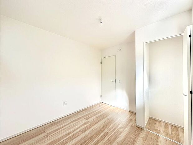 子供部屋にもおすすめな収納スペースたっぷりの居室