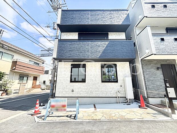 たっぷりの陽光と開放感に包まれる明るい住まい