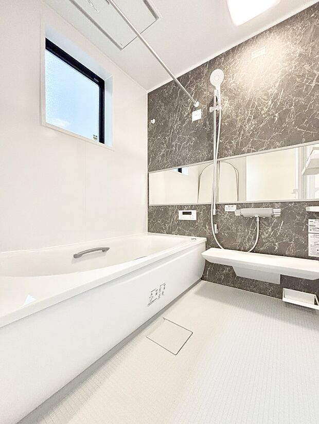 一日の疲れを癒やす大切なバスタイム。ゆっくりとお風呂を楽しんで疲れをとりたいですね!