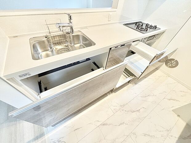 使いやすさを優先したスライド式収納タイプ!