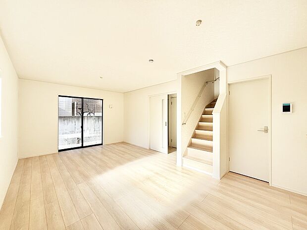 家族とのコミュニケーションが深まるリビングイン階段を採用したダイニング