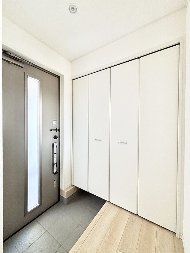 収納力あるシューズボックスで玄関まわりはいつでもスッキリ!