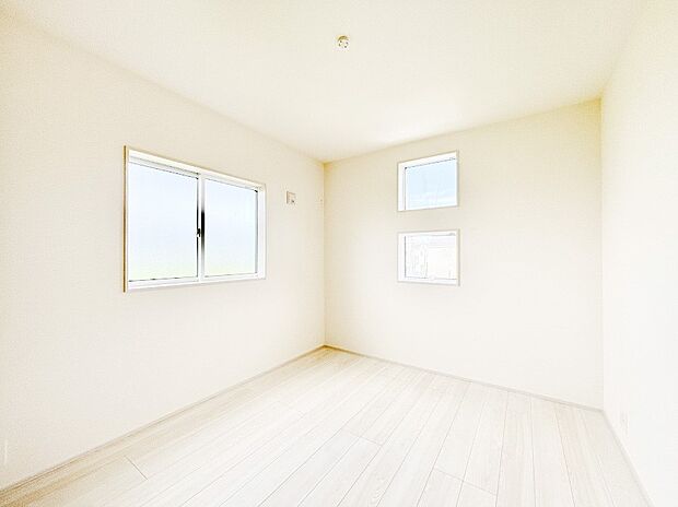 2面採光なので、明るく風通しも良く心地良い生活が送れます。