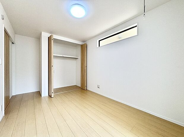 収納が充実しているので、居住スペースを広く使えます。 