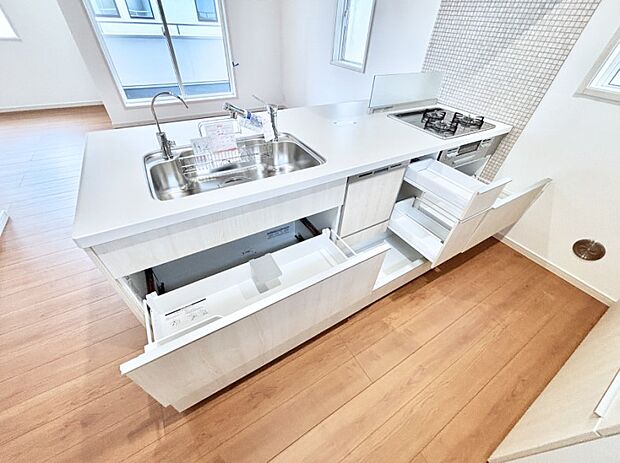 使いやすさを優先したスライド式収納タイプ!