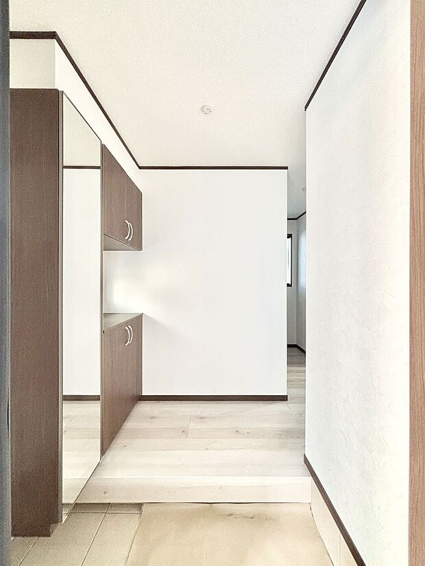 家族の帰宅やお客様をあたたかく迎える玄関