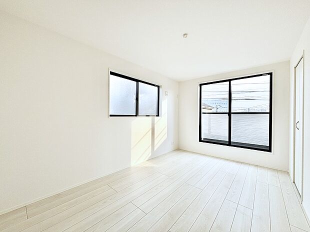 2面採光なので、明るく風通しも良く心地良い生活が送れます。