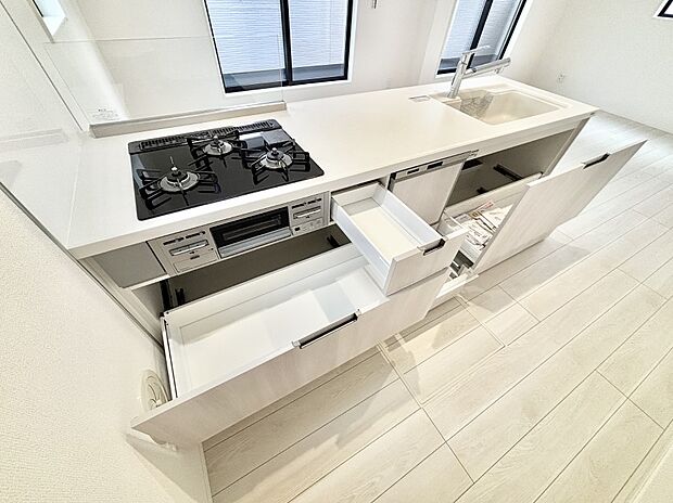 使いやすさを優先したスライド式収納タイプ!