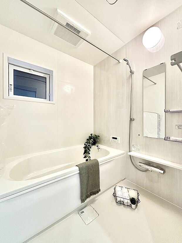 落ち着いた雰囲気でゆっくりお寛ぎいただけるバスルーム