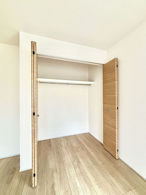 たっぷりの収納スペースで快適に暮らせそう 