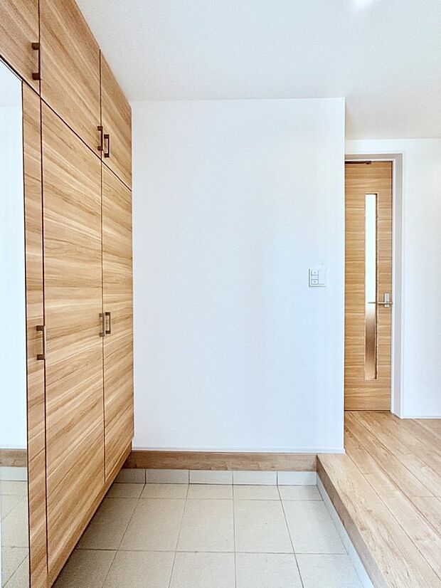 家族の帰宅やお客様をあたたかく迎える玄関