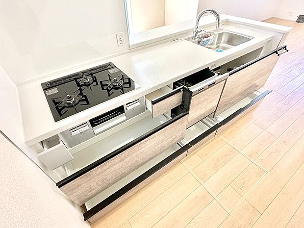 使いやすさを優先したスライド式収納タイプ!