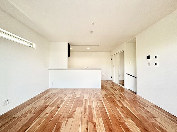 住む方の個性が引き出される、インテリアを考えるのが楽しみなリビングです！ 