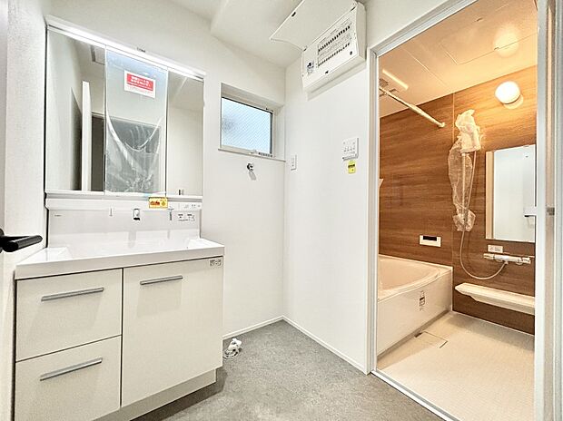 身支度もスムーズにおこなえる脱衣場  