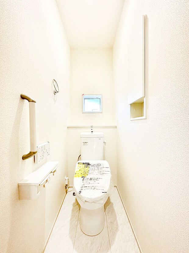 トイレは安心の2箇所！朝のバタバタも一安心です。 