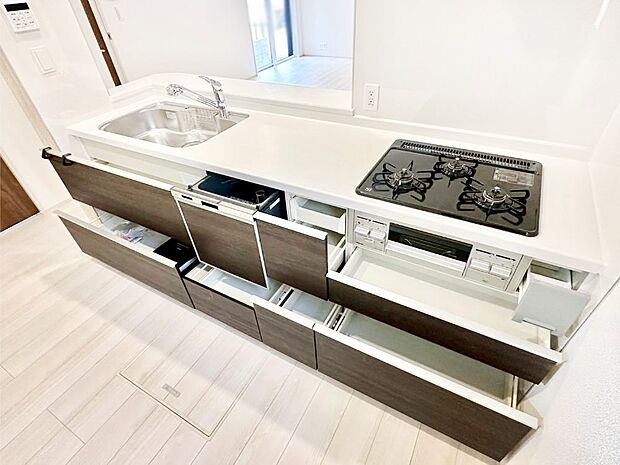 使いやすさを優先したスライド式収納タイプ!