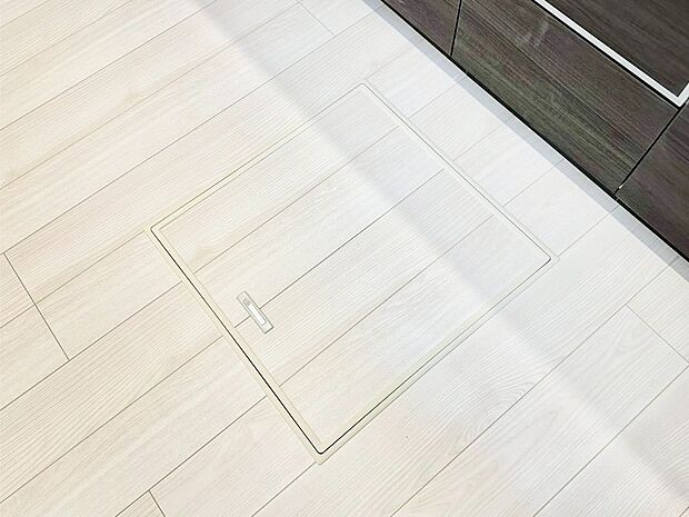 床下収納付き!日用品・非常用品の収納にも大活躍。