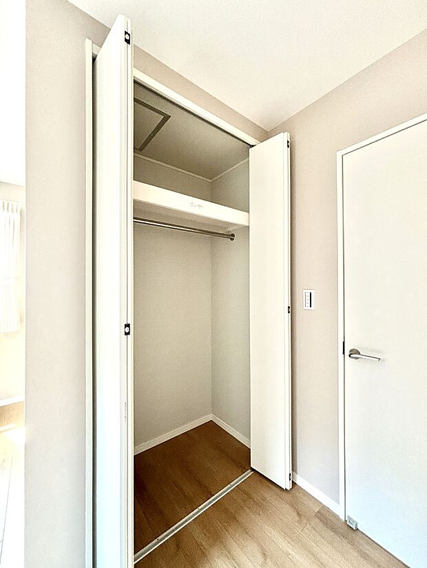 たっぷりの収納スペースで快適に暮らせそう 