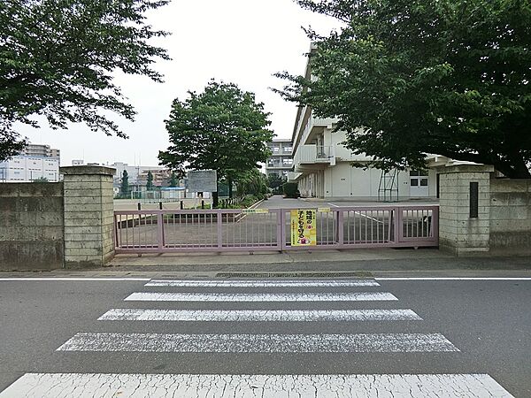 apartment 埼玉県入間郡三芳町みよし台
地図を見る