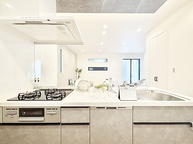 毎日使うキッチンだから、使いやすさ&お手入れのしやすさにこだわりました。