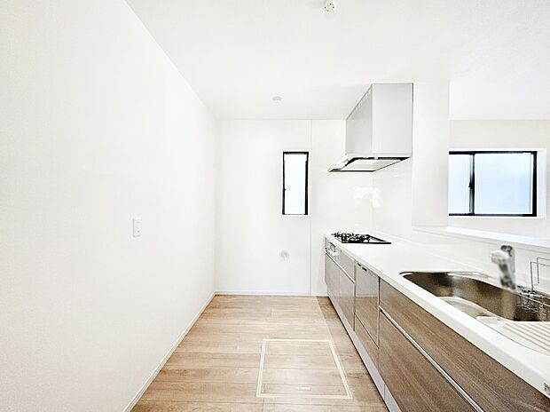 リビングで遊ぶお子様を見守りながらお料理ができる対面キッチン