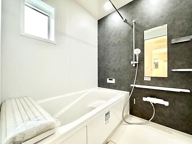 落ち着いた雰囲気でゆっくりお寛ぎいただけるバスルーム