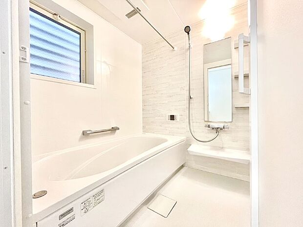 落ち着いた雰囲気でゆっくりお寛ぎいただけるバスルーム