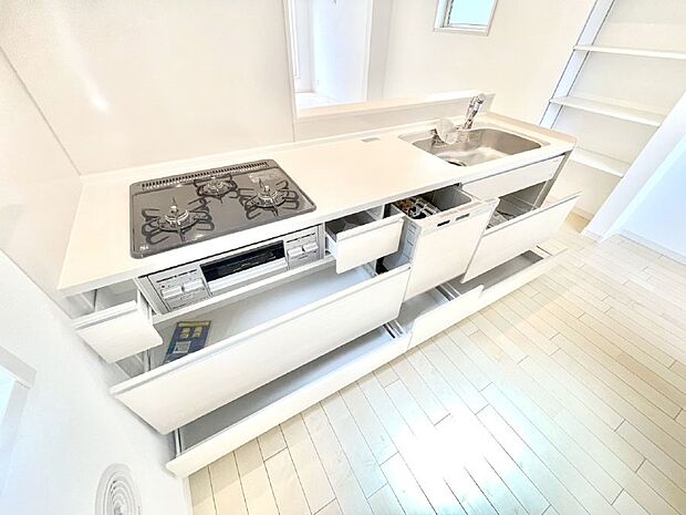 使いやすさを優先したスライド式収納タイプ!