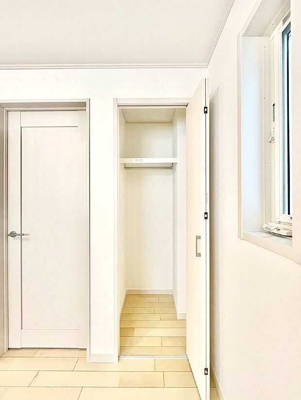 たっぷりの収納スペースで快適に暮らせそう 