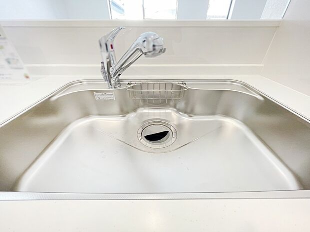 広々としたシンクでお料理やお皿洗いもラクラク快適に!