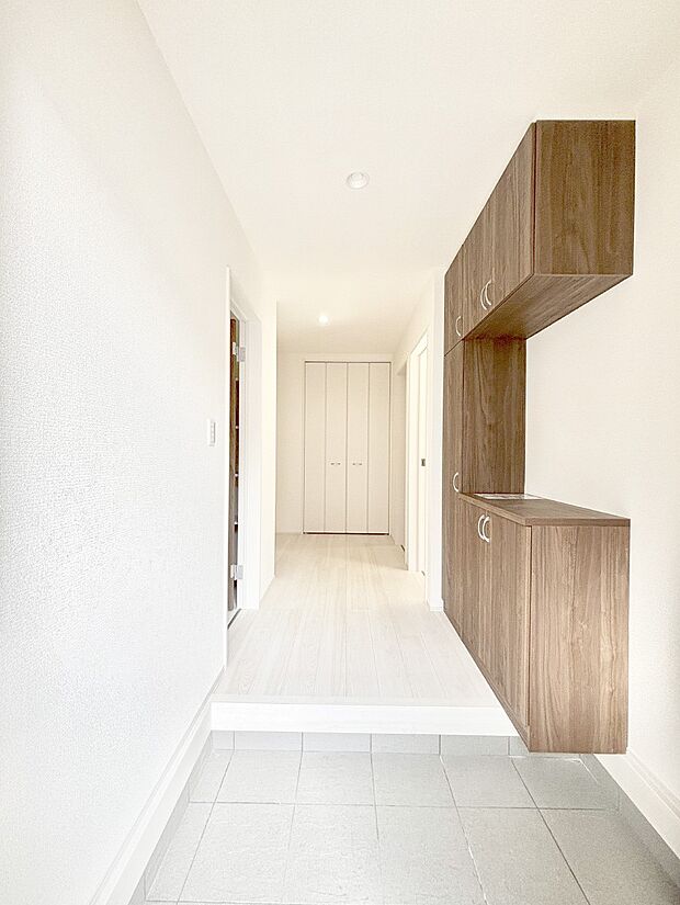 いつもきれいにしておきたい玄関ですね。