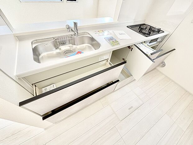 使いやすさを優先したスライド式収納タイプ！