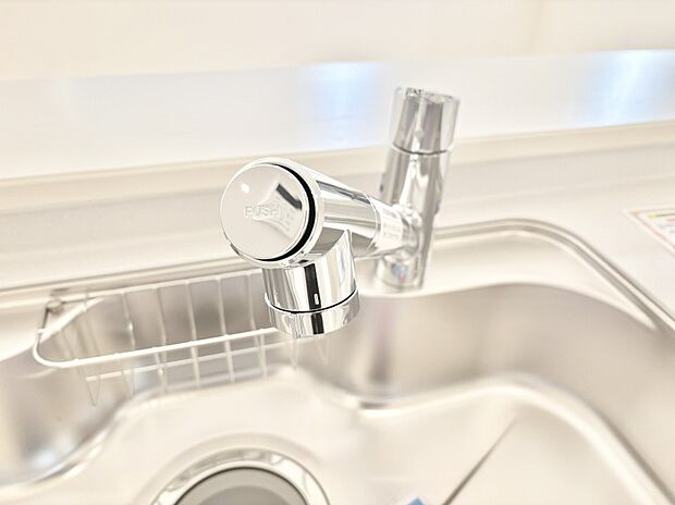 いつでも清潔なおいしいお水を。一つの水栓で水道水と浄水を使い分け。