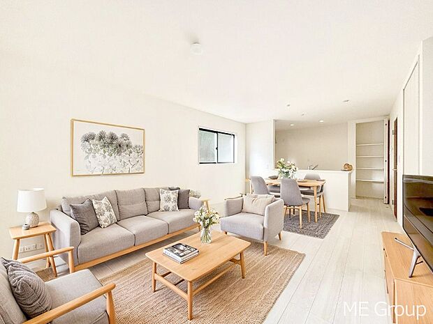 家族の和やかな会話が聞こえてきそう。開放感のあるリビングです。※家具はCGです