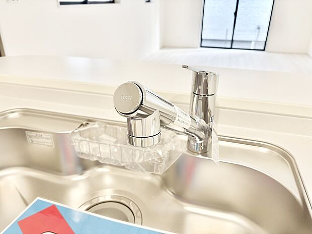 いつでも清潔なおいしいお水を。一つの水栓で水道水と浄水を使い分け。