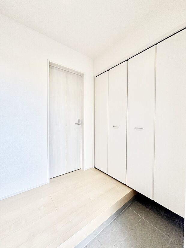 家族の帰宅やお客様をあたたかく迎える玄関