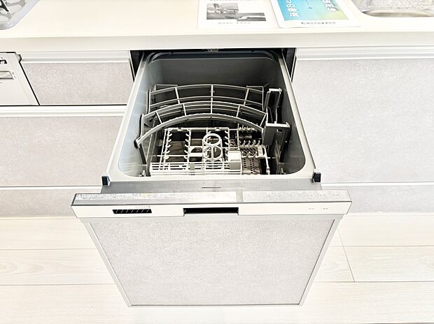 面倒なお片づけは食洗機にお任せ！家事の負担が減って、時間にも気持ちにもゆとりができます。