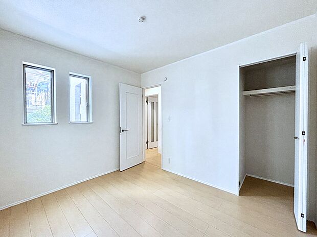 子供部屋にもおすすめな収納スペースたっぷりの居室