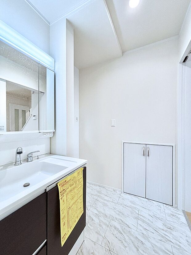 清潔感のある快適空間です。毎日の身支度も気持ち良くお使い頂けます。